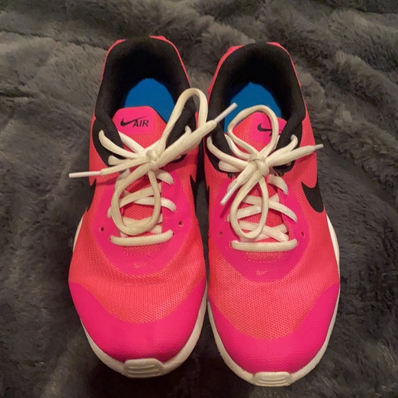 Women’s Nike Air Max - Picture 5 of 6